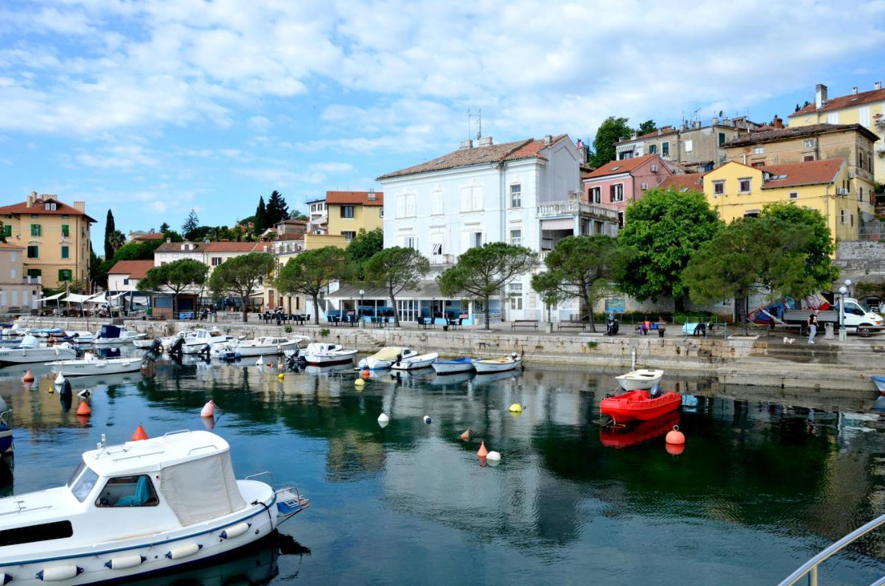 Studio Apartment Surf By The Sea Opatija Exterior foto